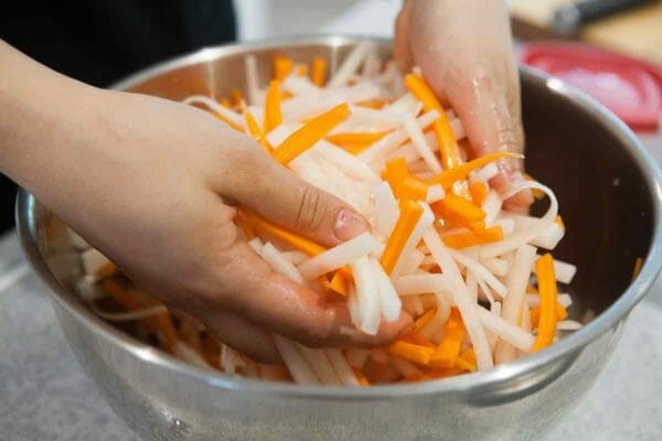 vietnamese-pickles-method-1-600x400