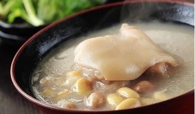 黃豆花生豬腳湯