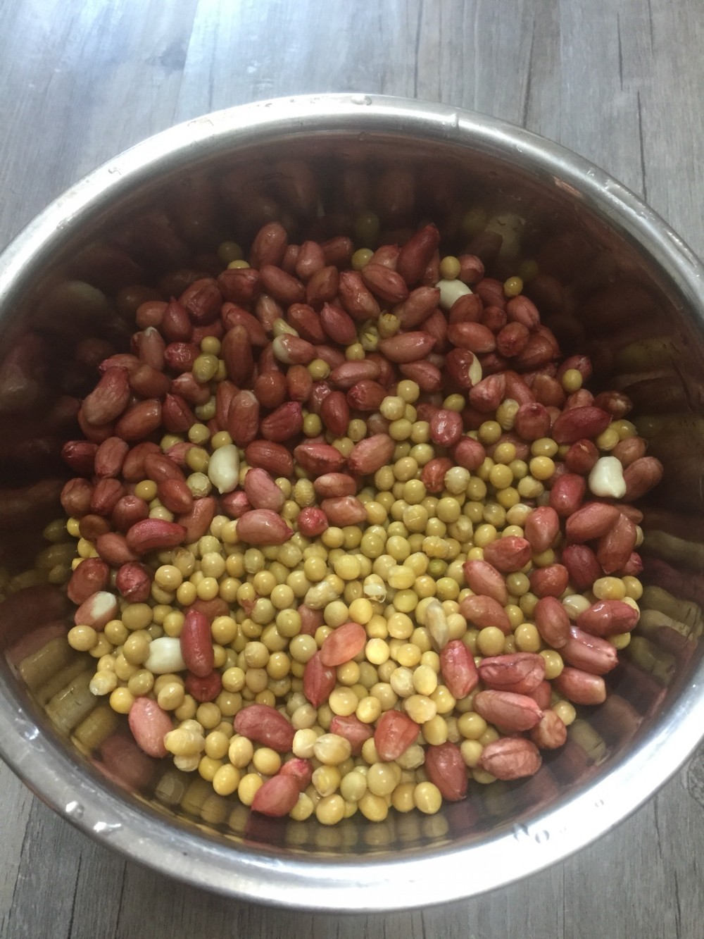 黃豆花生豬腳湯