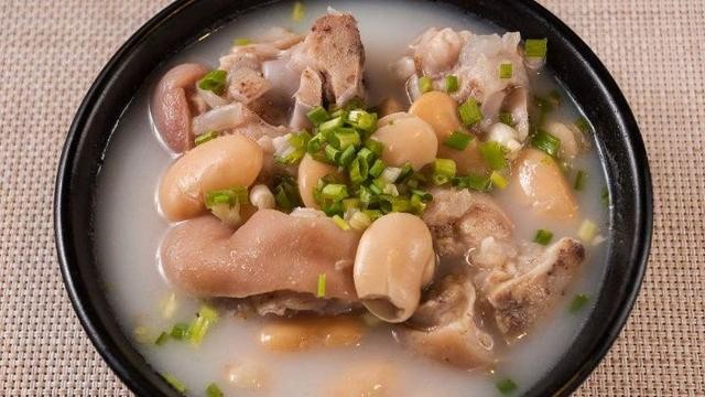 黃豆花生豬腳湯
