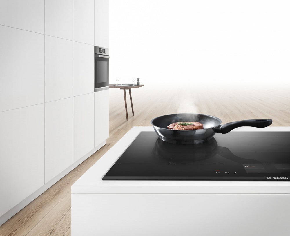 香煎牛扒配紅酒蘑菇肉汁醬