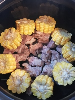 胡蘿蔔玉米排骨湯3
