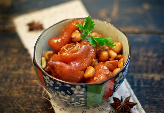 南乳花生炆豬手