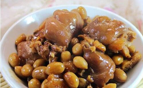 南乳花生炆豬手