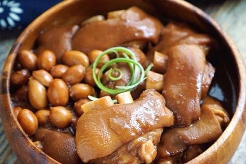 南乳花生炆豬手