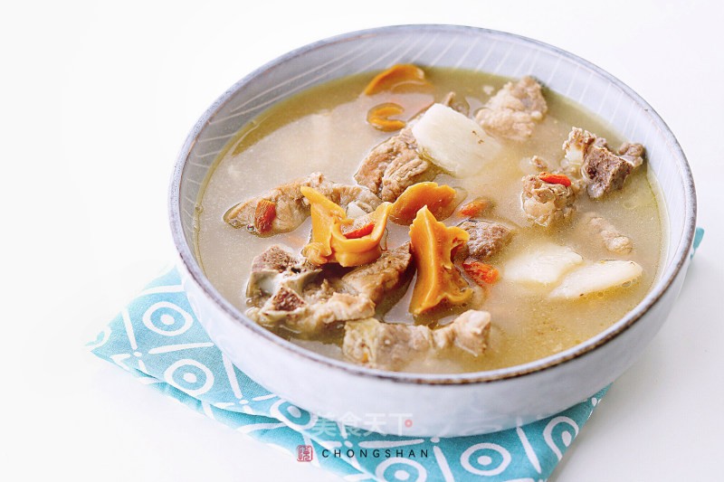 響螺淮山杞子花膠湯