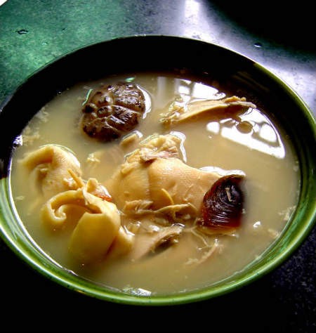 響螺淮山杞子花膠湯