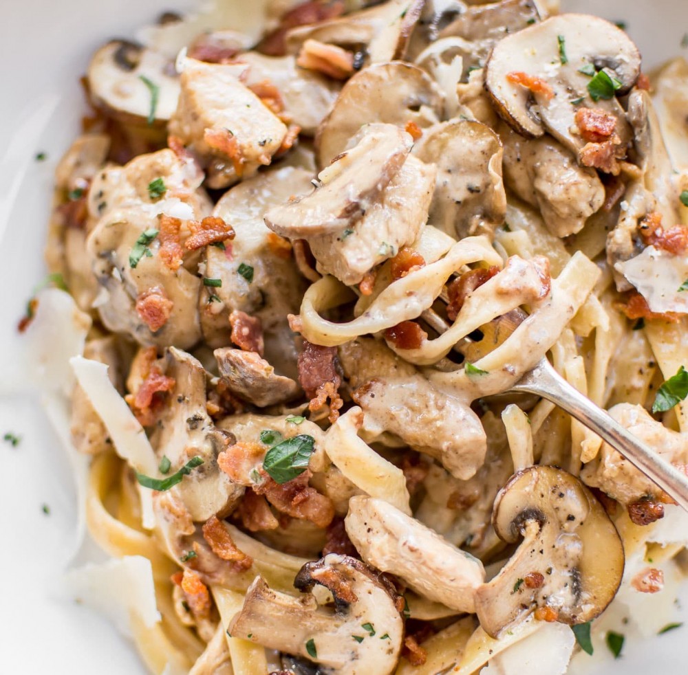 蘑菇奶油煙肉意麵1