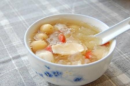 雪耳蓮子百合湯