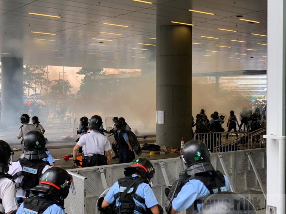 teargas2
