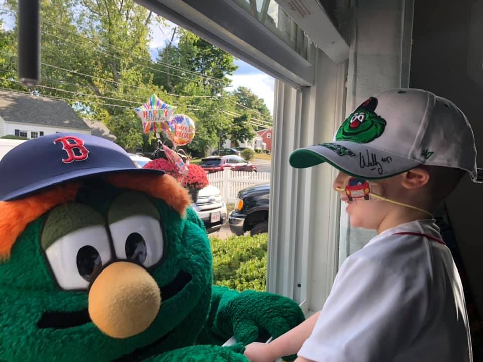 探訪者更化身卡通人物鼓勵Quinn