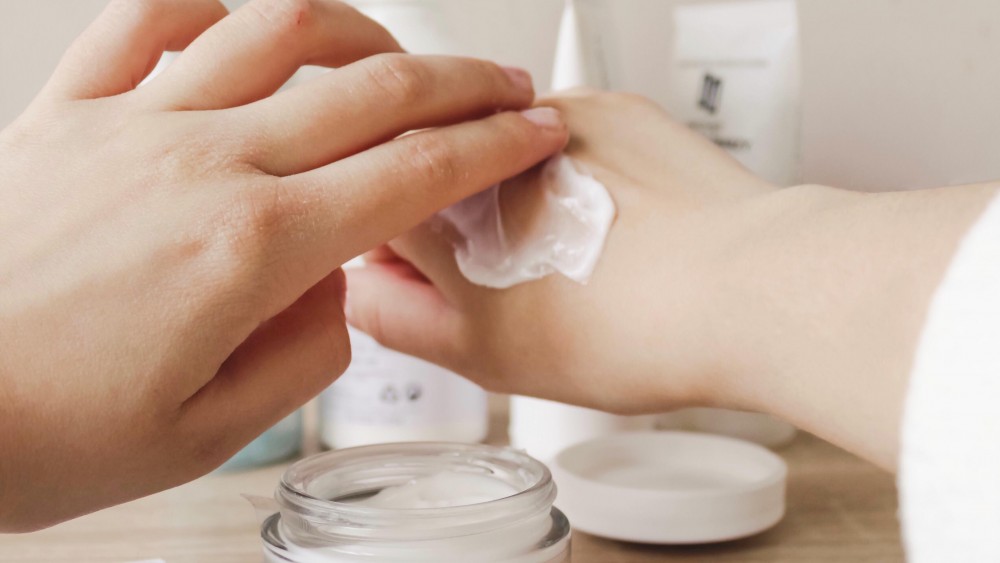 潤膚露保持雙手滋潤遠離倒刺。