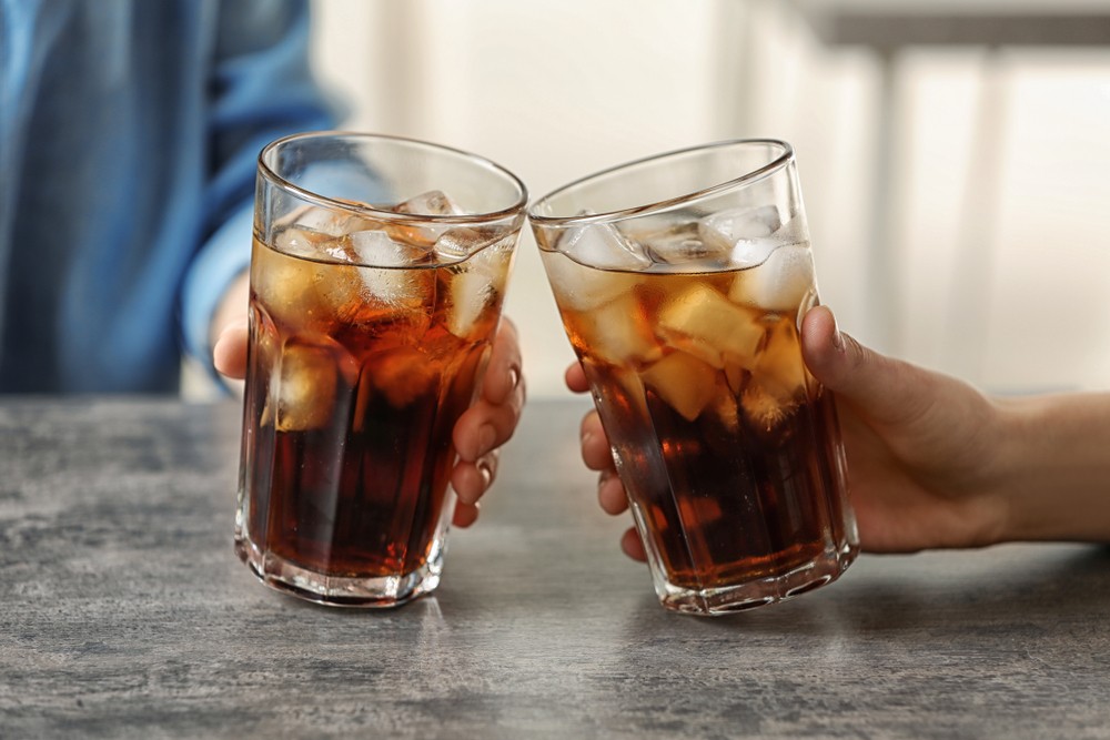 標榜零卡的飲料其實並非毫無熱量,只要每100毫升熱量低於5大卡的食品就能標示為「零卡」。