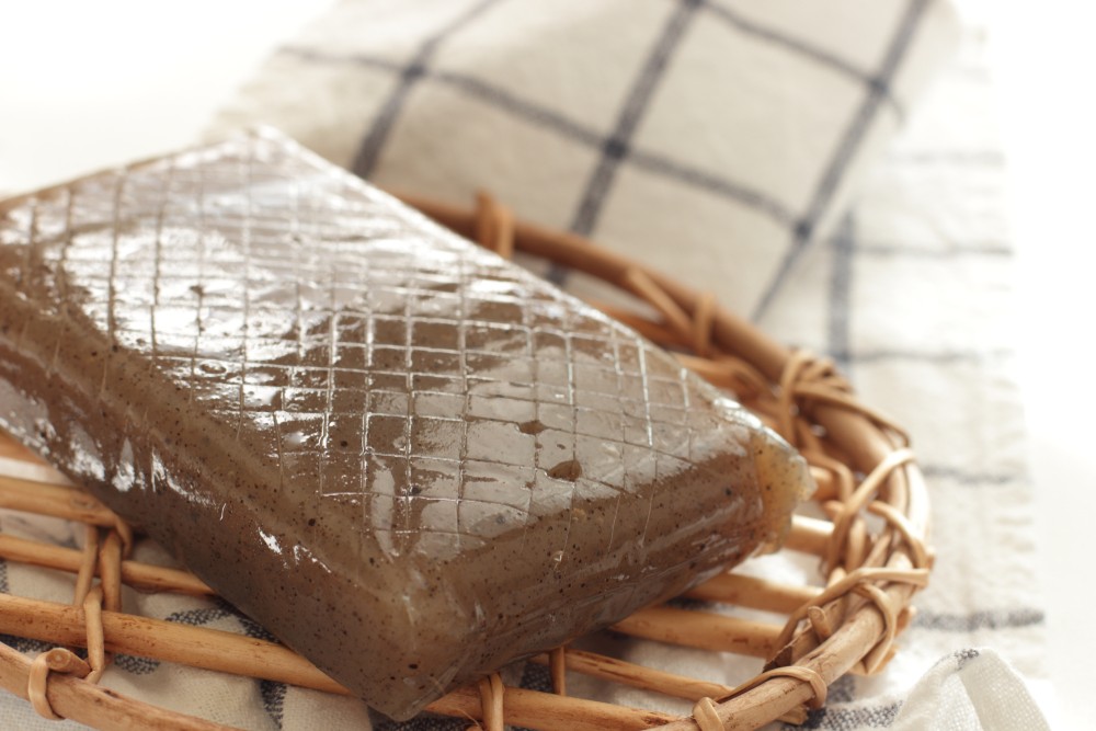 雖然蒟蒻益處多，但進食蒟蒻也可能有副作用，包括腹脹、腹瀉、腹痛和噁心等。