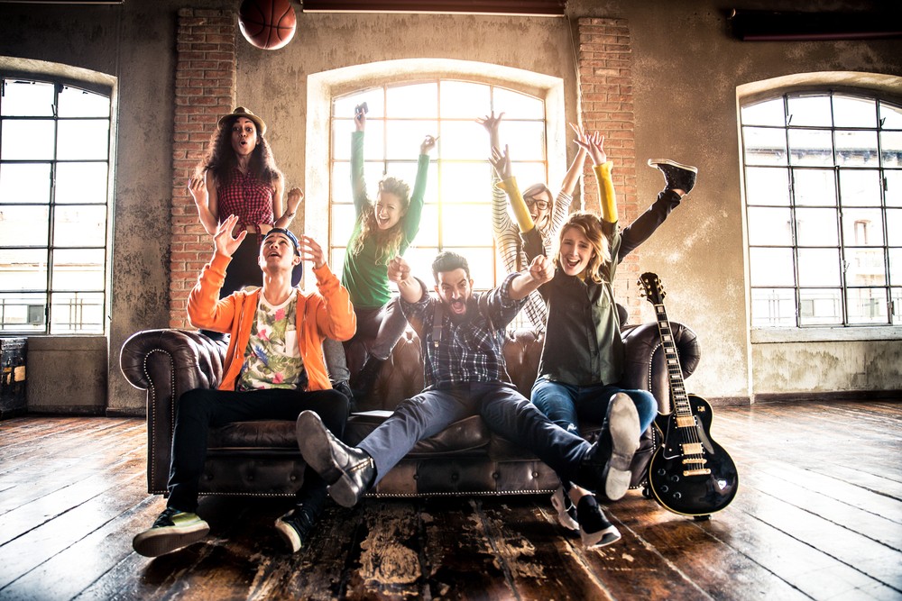 面對經濟壓力的青年,例如房屋問題和金錢等問題,會消除冷靜所帶來的正面影響。