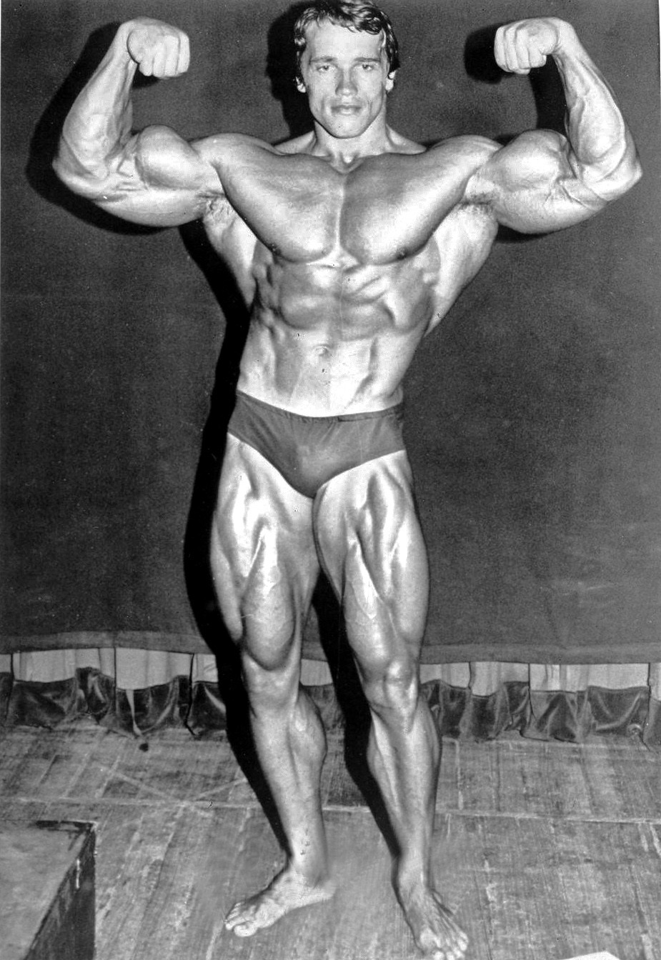 阿諾舒華辛力加(Arnold Schwarzenegger)曾經是七屆「奧林匹亞先生」獲得者,是廣大健美愛好者崇拜的偶像。