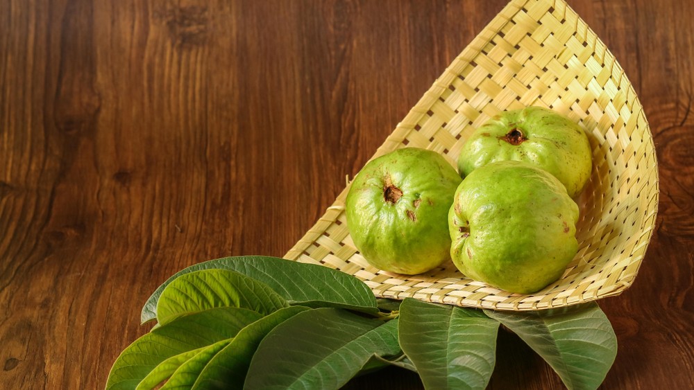 番石榴為含最豐富維他命C的食物來源之一，1個番石榴就提供每日建議維他命C所需的2倍，也幾乎為進食一個橙的雙倍。