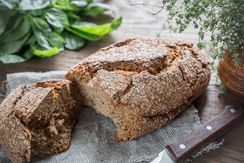 有不少麵包都含有大量的碳水化合物,會在短時間內令血糖水平激速升高,因此控制血糖的人士,應避免進食大部分的麵包。