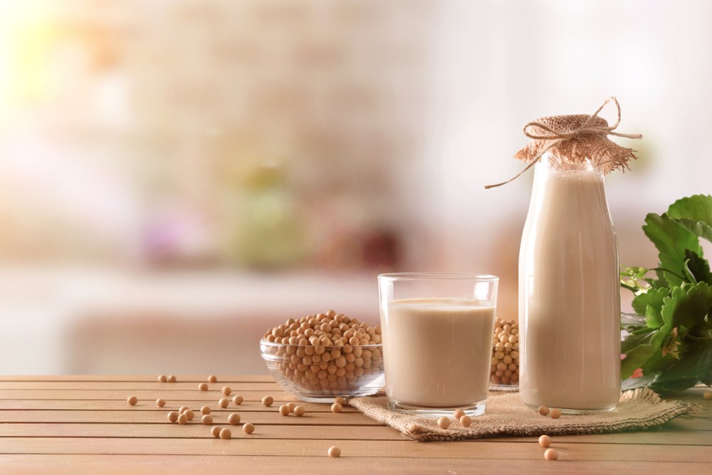 非乳製奶可取代一般的乳製品, 杏仁奶、 豆漿和米奶,通常經過強化後,都含有大量的維他命B12。