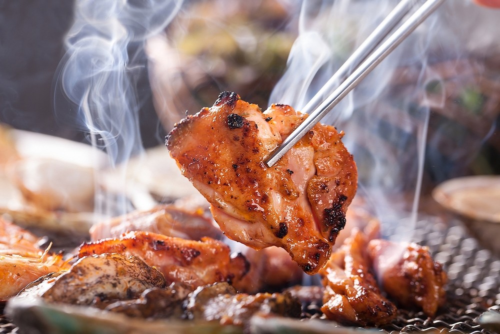 每個月食用2至3次以上韓式烤肉的人士，相較於每個月吃不到1次的女性，罹患乳癌風險大幅提高了77%，而停經後婦女更是提高了206%。