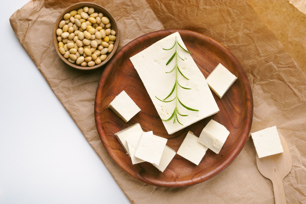 大豆異黃酮或能有助減低骨質流失，並增加骨密度 (bone mineral density)，尤其是在停經後。