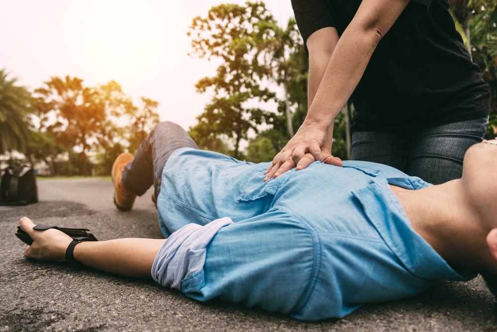 心肺復甦術(CPR)。