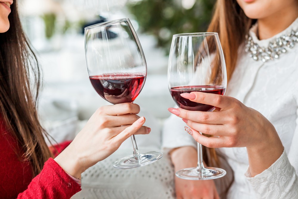 過量飲酒會致肝臟發炎、纖維化,最終更會引致肝衰竭,需要接受肝臟移植。