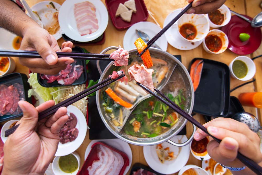 港人向來喜歡「打邊爐」。