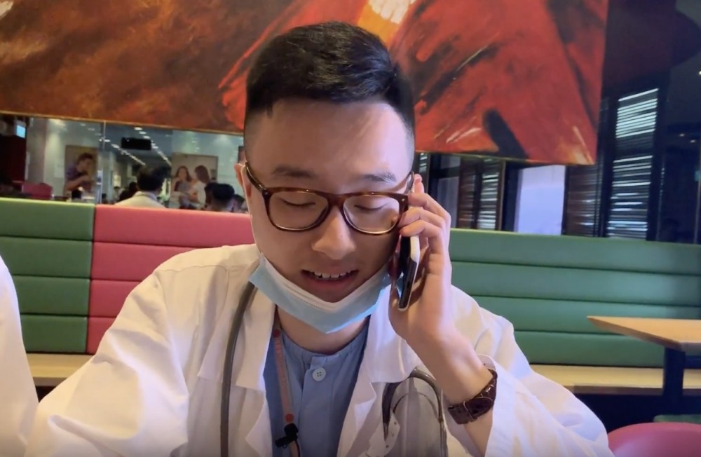 不要將口罩拉至下巴。