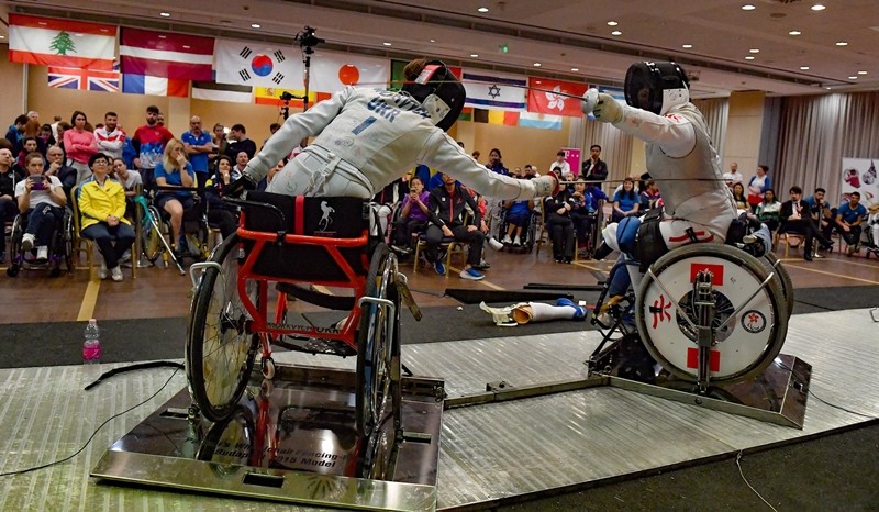 港產「輪椅劍后」余翠怡相隔19個月世界盃再奪金。