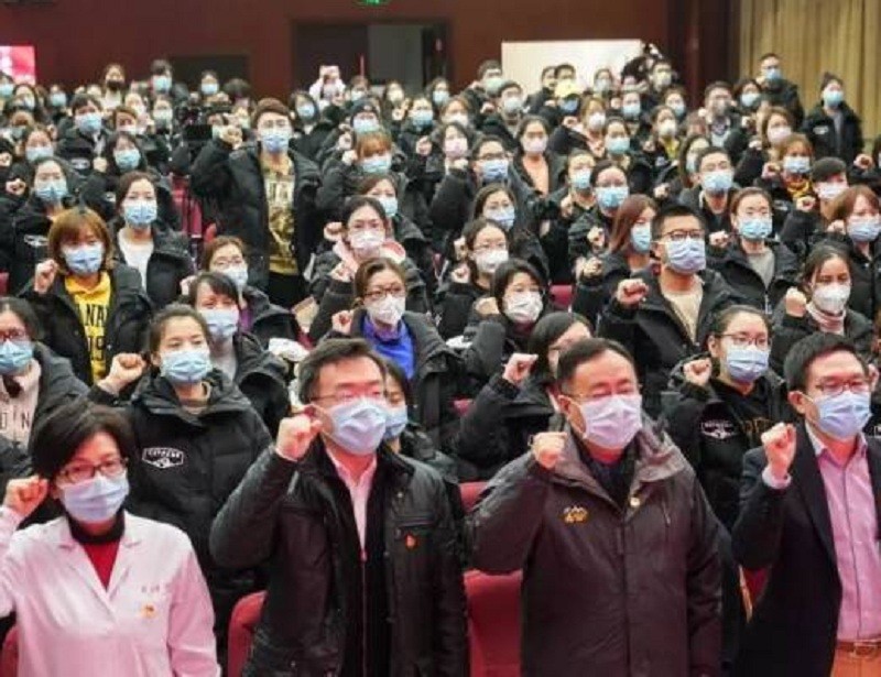 上海兩家醫院共派出350名醫護人員前往一線支援。