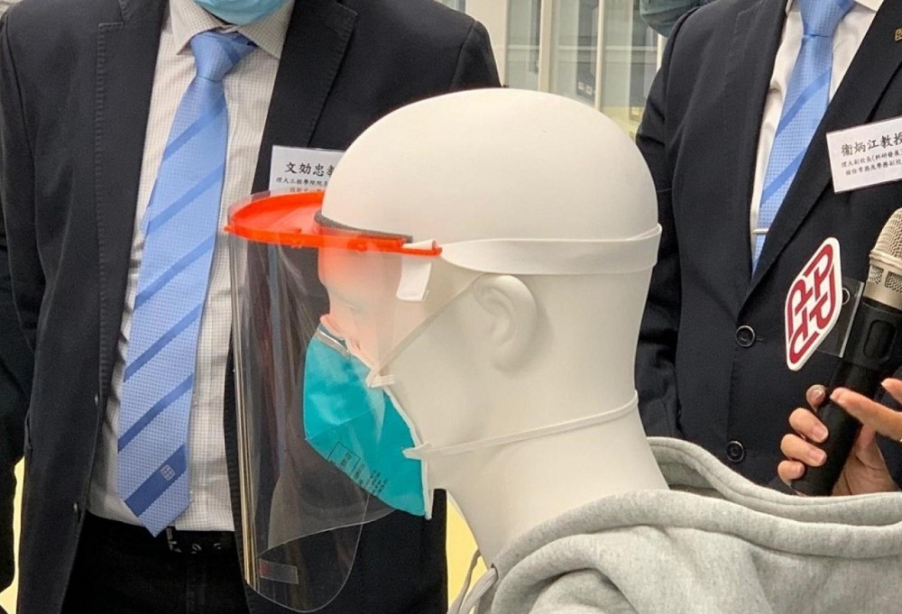 理工大學月初曾與醫管局合作,設計3D打印的防護面罩。