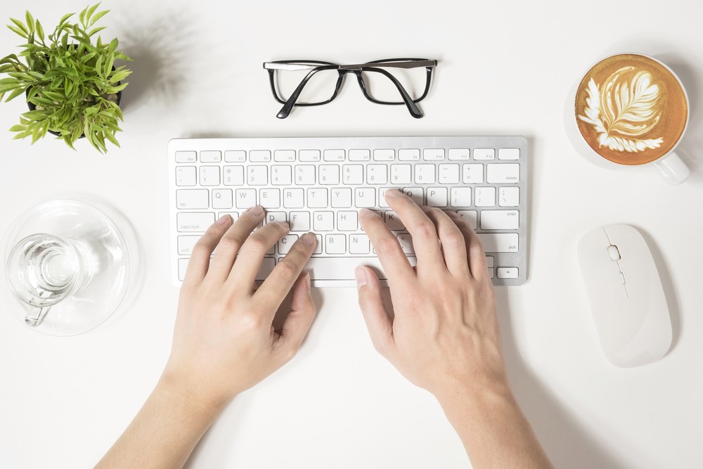 鍵盤上的細菌比馬桶墊要多20,598倍,而滑鼠上的細菌則比廁所的沖水把手要多45,670倍。