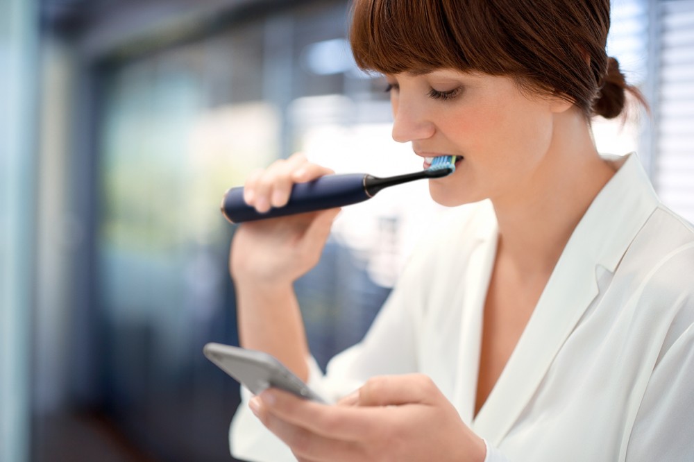 BATHF_Brushing_1793_BLUE