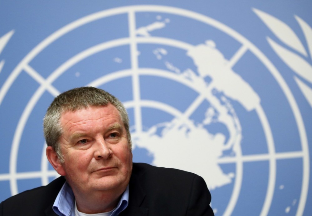 世衛組織(WHO)緊急事件小組首席專家Mike Ryan,昨(3月30日)於日內瓦的記者會指出,除了已確診新型肺炎,又或是照顧確診患者的人,否則不建議一般市民戴口罩。