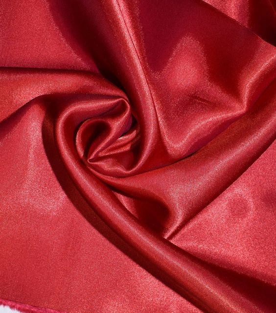 長期穿滌綸(Polyester)會對心臟、消化系統、眼睛、皮膚、肺部造成不良影響。