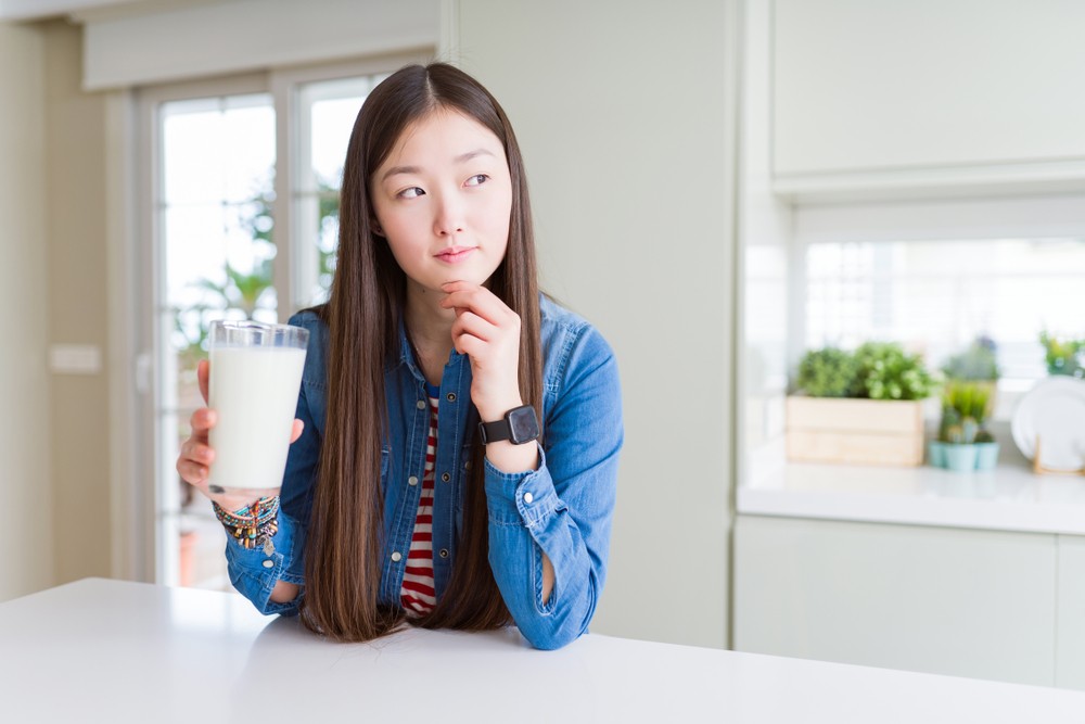 日常起居方面,婦女可多食奶類及豆類等高鈣質食物。