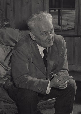 維生素C之父—匈牙利生物學家艾伯特.聖傑爾(1893年9月16日-1986年10月22日,享年93歲。)