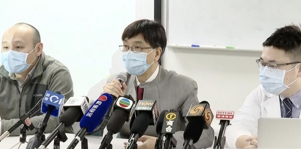 港大微生物學系講座教授袁國勇表示,新型冠狀病毒能在人體肺部製造的病毒量比沙士高約3倍,減低先天免疫系統的反應,如果沿用沙士「困住」病人,並隔離密切接觸者的方法,一定不可行及完全無效用。