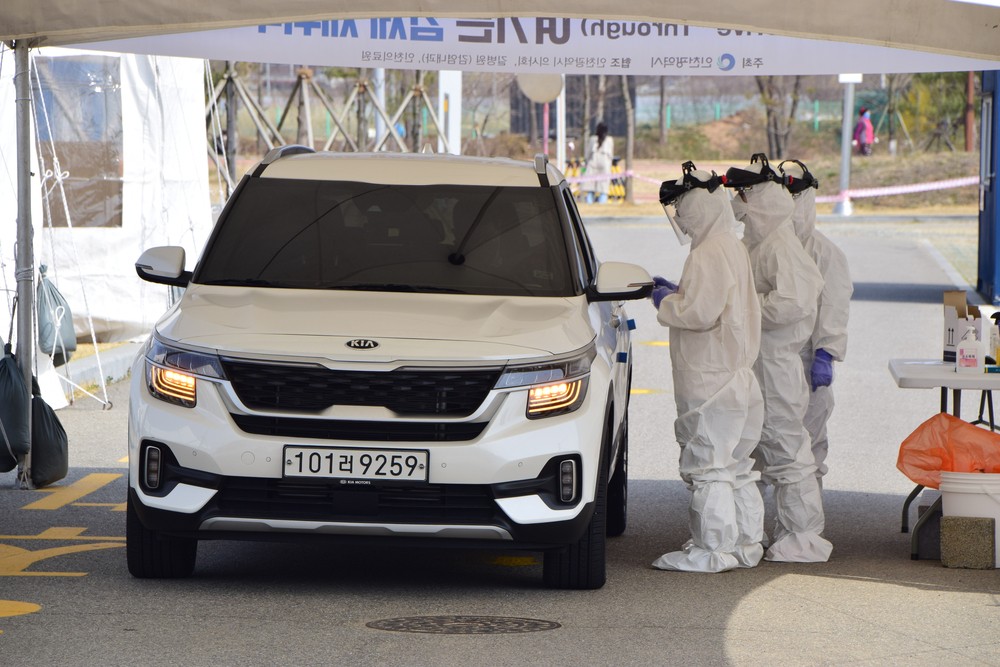 截至日前（12日）下午5時半，韓國總確診個案已逾萬宗（10,512），而死亡人數亦達214人。