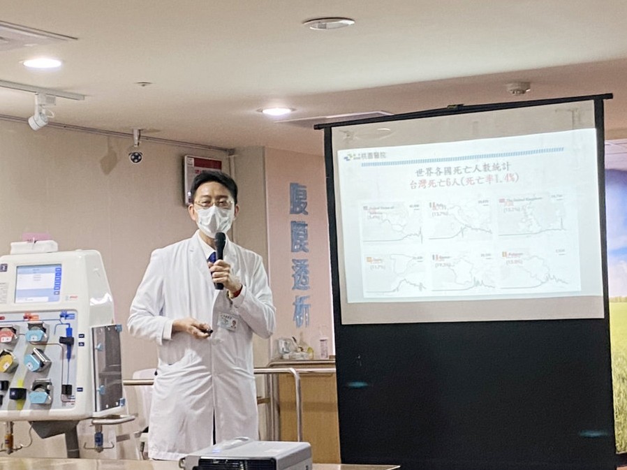 王偉傑表示,這項治療方式已經被國際期刊正式接受,「血液淨化技術」沒有藥物副作用帶來的不良影響。