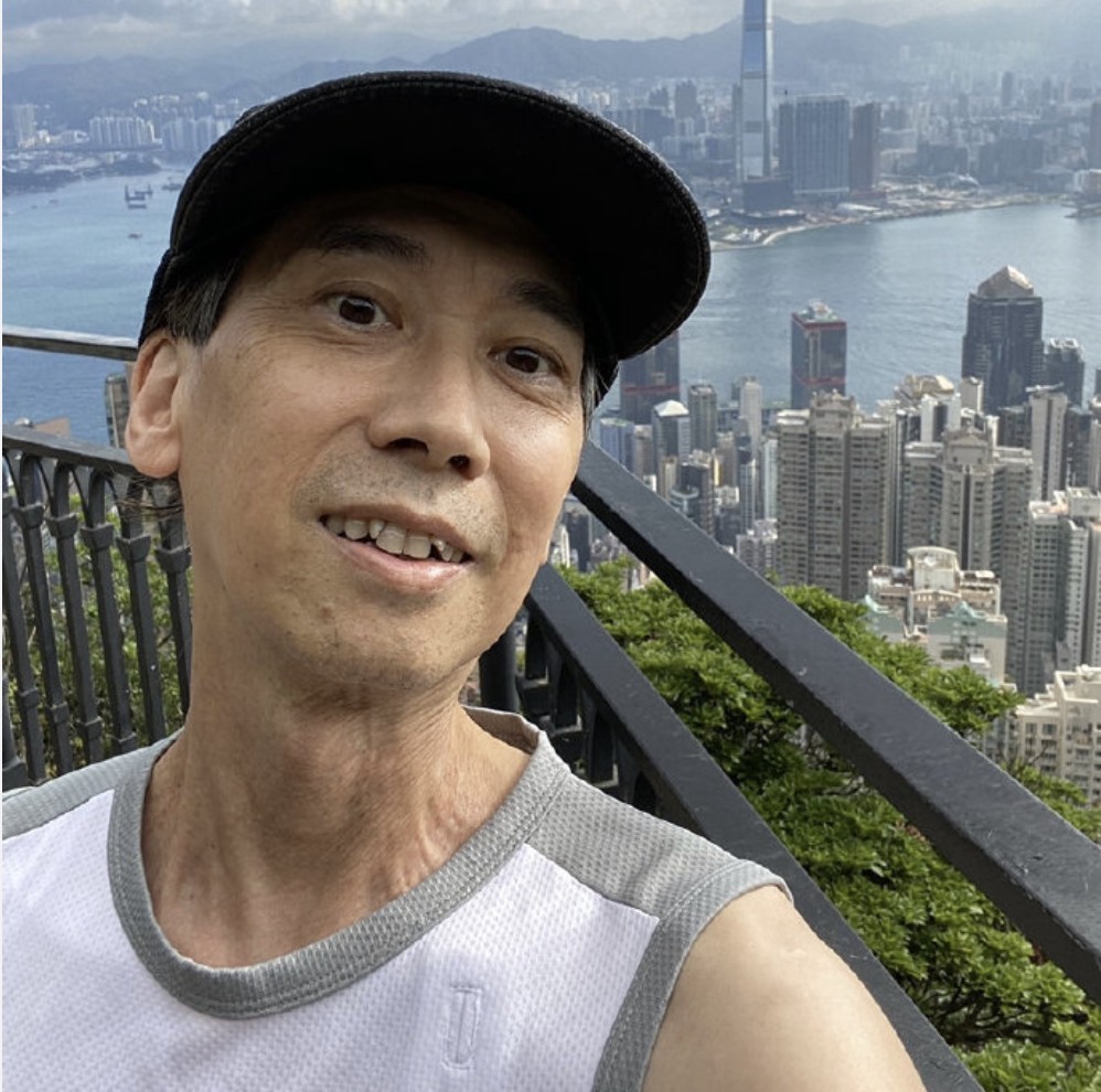 現年55歲的張達明,入行33年,憑電影《麥路人》成為《第39屆香港電影金像獎》的最佳男配角。他曾於2011年患上鼻咽癌,經7年抗癌期,病情終穩定下來。不妨留意內文,對鼻咽癌了解更多。