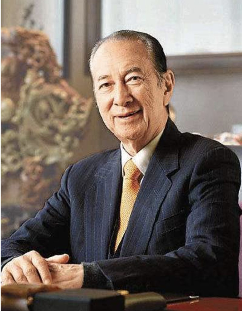 何鴻燊跌倒入院後健康每況愈下,曾中風、患柏金遜病及腎衰竭.。