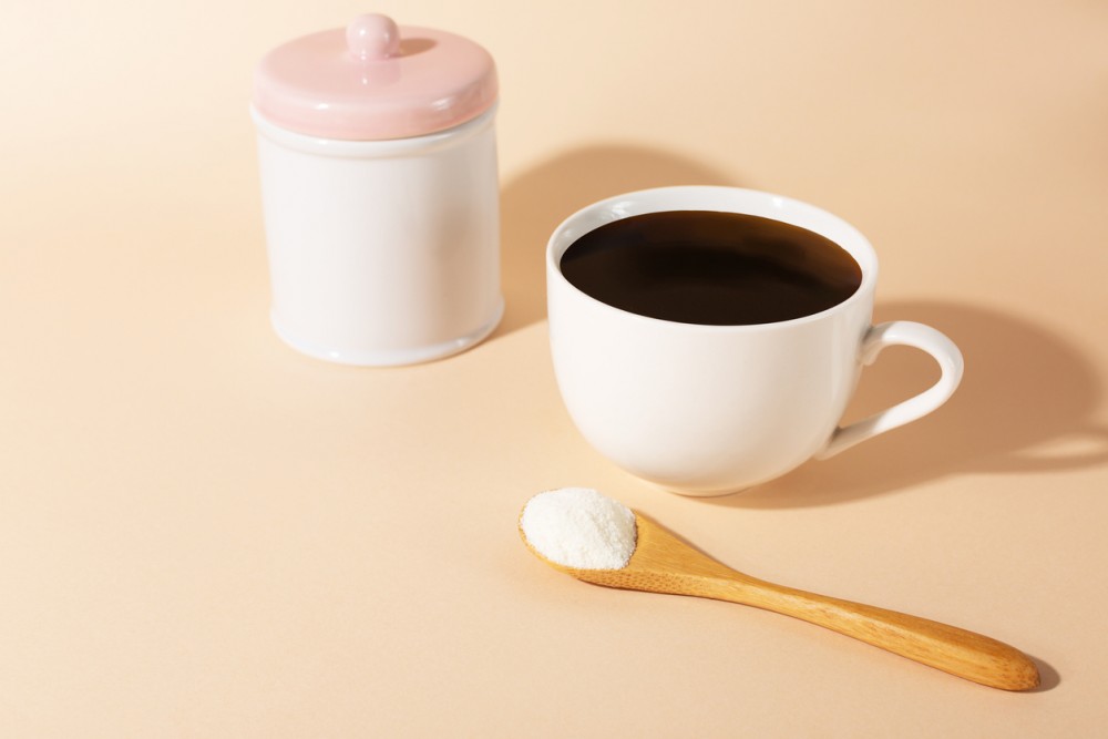 26歲的英國女子曾服用兩茶匙咖啡因粉末(相當於50-60杯咖啡),險些喪命。