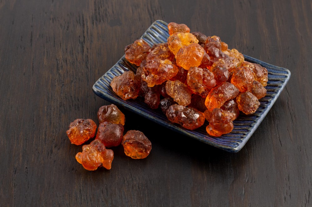 桃膠性味甘苦、平、無毒,具清濕熱功效。