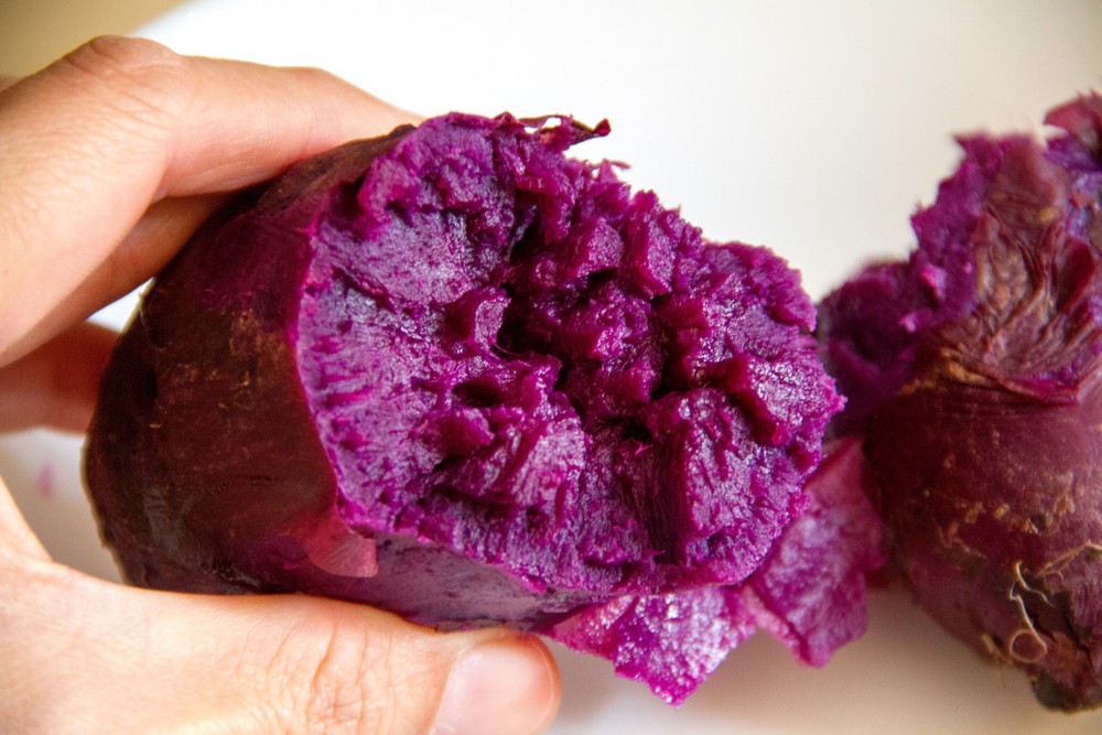 建議採取蒸的方式去煮熟蕃薯,連皮食可保留更多營養。