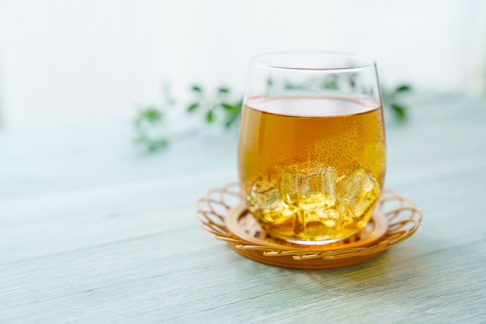 冷泡茶是將茶葉浸泡在冷水或室溫水中較長的時間來製作茶。