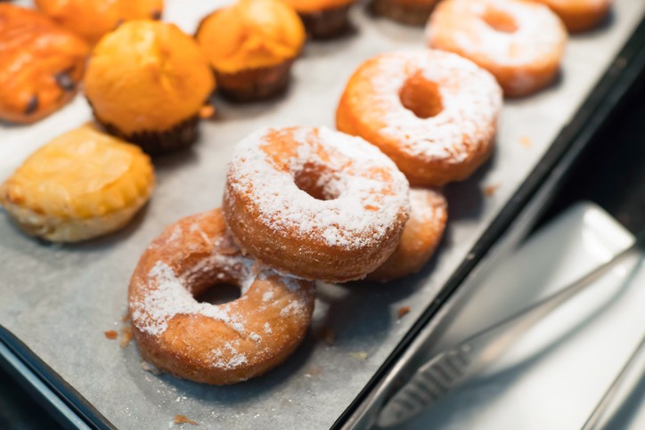 攝取過多反式脂肪會提高體內的壞膽固醇(LDL),降低好膽固醇(HDL)。