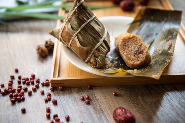 若是購買店面販售的粽子,建議挑選體積較小的粽子。