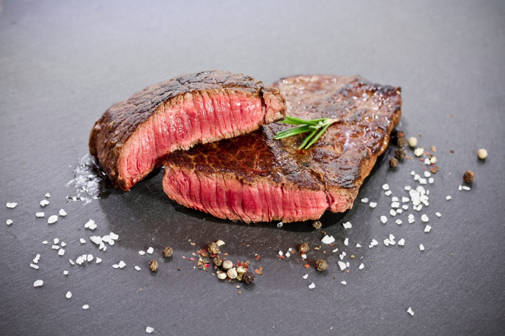 在營養角度來看,牛肉含豐富鐵質、蛋白質、維他命B及鋅質。